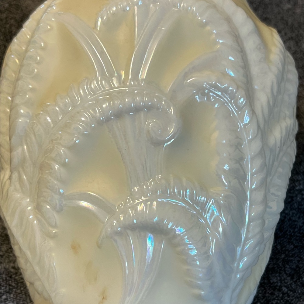 Vintage Phoenix Sculptured Artware White Ferns on Cream Glass Vase - Picture 4 of 7
